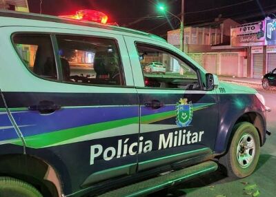Imagem da notícia Homem tenta atacar companheira com canivete cai, bate a cabeça e sofre traumatismo craniano em São Gabriel do Oeste 